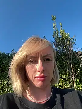 Snapshot of haileyhope_ chatting on 7, 6, 2026 haileyhope online show from 7, 6, 2026