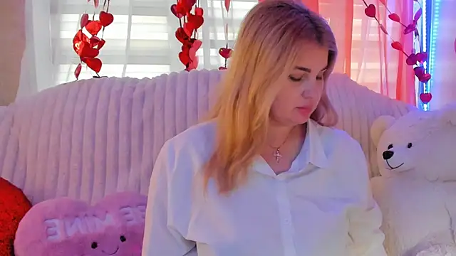 CoraSwon online show from 27, 2, 2025