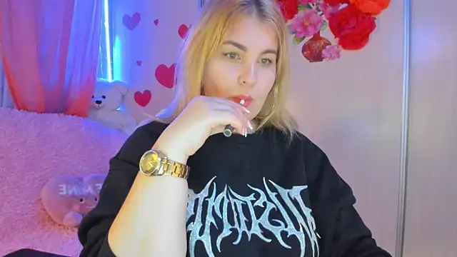 CoraSwon online show from 28, 2, 2025