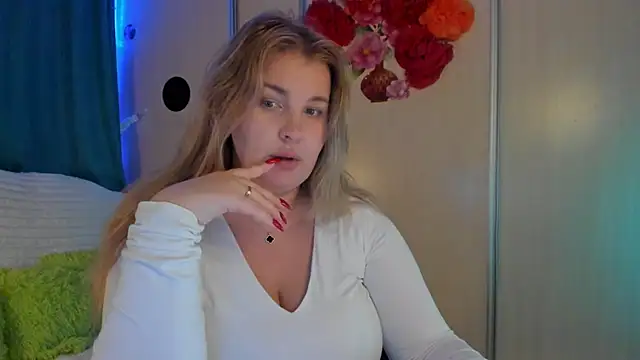 CoraSwon online show from 8, 9, 2025