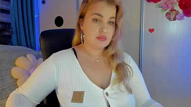 CoraSwon online show from 5, 12, 2025