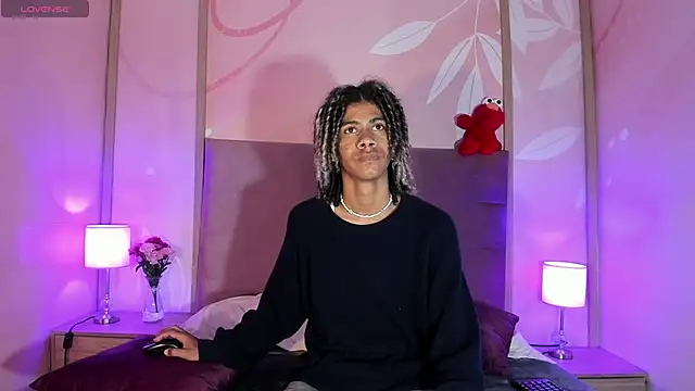 Snapshot of Maxim-Walker chatting on 11, 2, 2025 Maxim-Walker online show from 11, 2, 2025