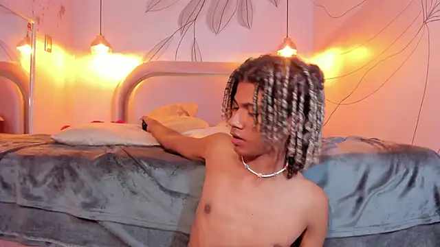 Snapshot of Maxim-Walker chatting on 12, 2, 2025 Maxim-Walker online show from 12, 2, 2025