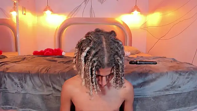 Snapshot of Maxim-Walker chatting on 12, 2, 2025 Maxim-Walker online show from 12, 2, 2025