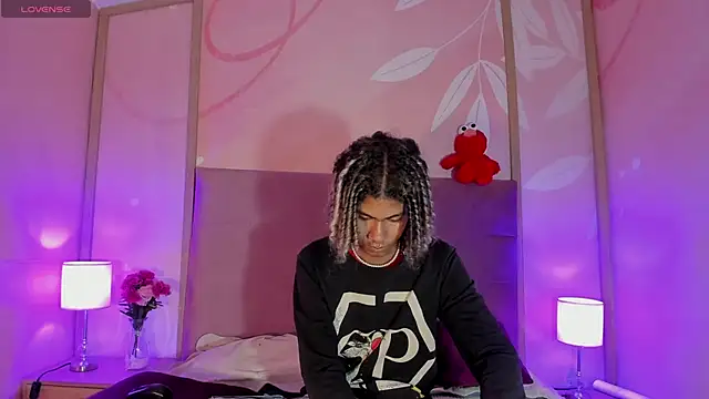 Snapshot of Maxim-Walker chatting on 15, 2, 2025 Maxim-Walker online show from 15, 2, 2025