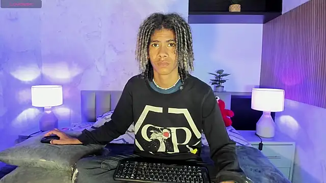 Snapshot of Maxim-Walker chatting on 17, 2, 2025 Maxim-Walker online show from 17, 2, 2025