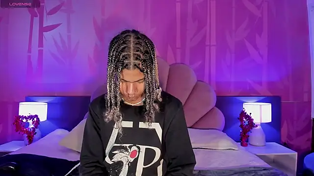 Snapshot of Maxim-Walker chatting on 19, 2, 2025 Maxim-Walker online show from 19, 2, 2025