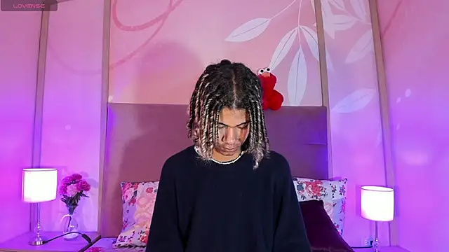 Snapshot of Maxim-Walker chatting on 25, 2, 2025 Maxim-Walker online show from 25, 2, 2025