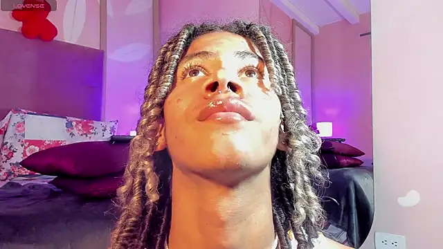 Snapshot of Maxim-Walker chatting on 25, 2, 2025 Maxim-Walker online show from 25, 2, 2025