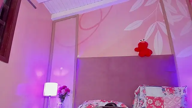 Snapshot of Maxim-Walker chatting on 26, 2, 2025 Maxim-Walker online show from 26, 2, 2025