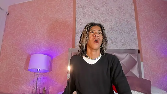 Snapshot of Maxim-Walker chatting on 4, 3, 2025 Maxim-Walker online show from 4, 3, 2025