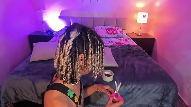 Snapshot of Maxim-Walker chatting on 17, 3, 2025 Maxim-Walker online show from 17, 3, 2025