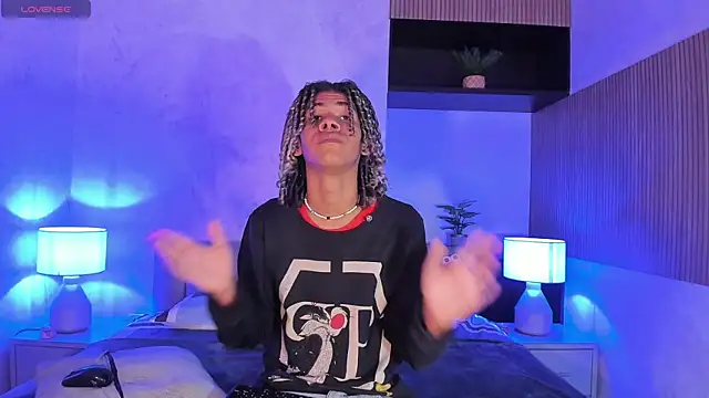 Snapshot of Maxim-Walker chatting on 22, 3, 2025 Maxim-Walker online show from 22, 3, 2025