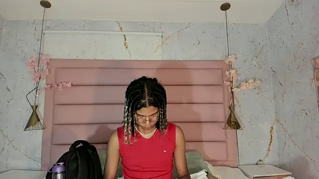 Snapshot of Maxim-Walker chatting on 19, 9, 2025 Maxim-Walker online show from 19, 9, 2025