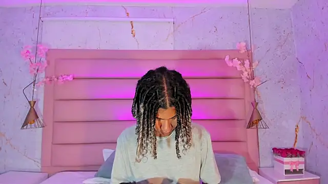 Snapshot of Maxim-Walker chatting on 22, 9, 2025 Maxim-Walker online show from 22, 9, 2025