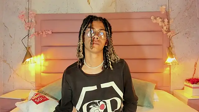 Snapshot of Maxim-Walker chatting on 26, 9, 2025 Maxim-Walker online show from 26, 9, 2025