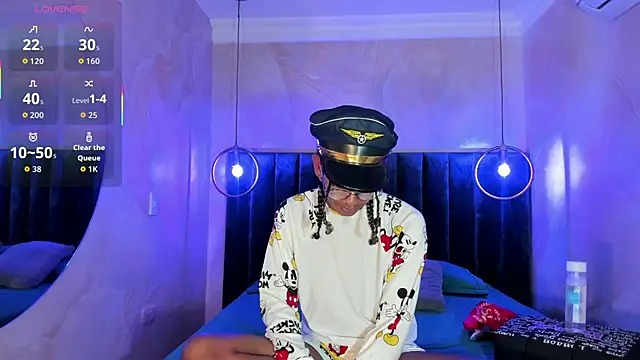 Snapshot of Maxim-Walker chatting on 20, 10, 2025 Maxim-Walker online show from 20, 10, 2025