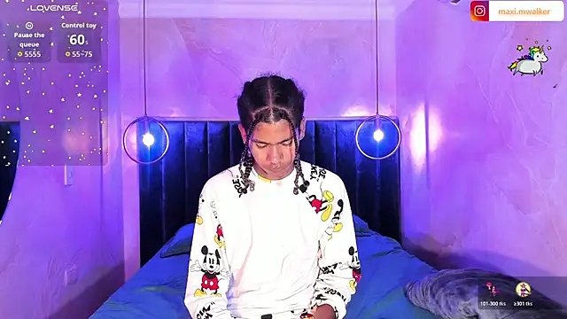 Snapshot of Maxim-Walker chatting on 21, 10, 2025 Maxim-Walker online show from 21, 10, 2025