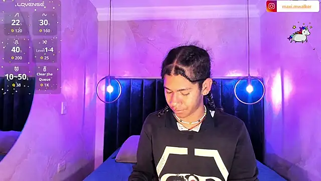 Snapshot of Maxim-Walker chatting on 22, 10, 2025 Maxim-Walker online show from 22, 10, 2025