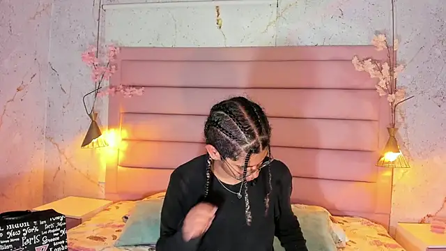 Snapshot of Maxim-Walker chatting on 24, 10, 2025 Maxim-Walker online show from 24, 10, 2025