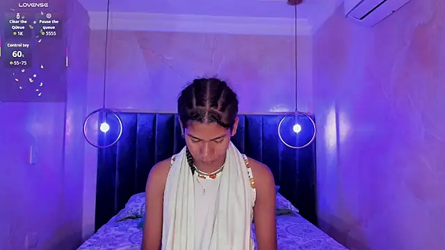 Snapshot of Maxim-Walker chatting on 29, 10, 2025 Maxim-Walker online show from 29, 10, 2025