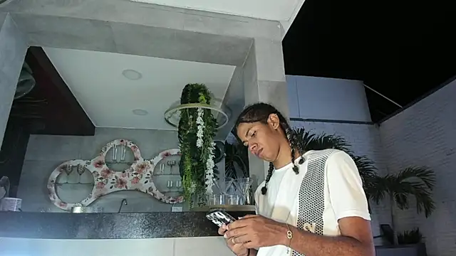 Snapshot of Maxim-Walker chatting on 7, 11, 2025 Maxim-Walker online show from 7, 11, 2025