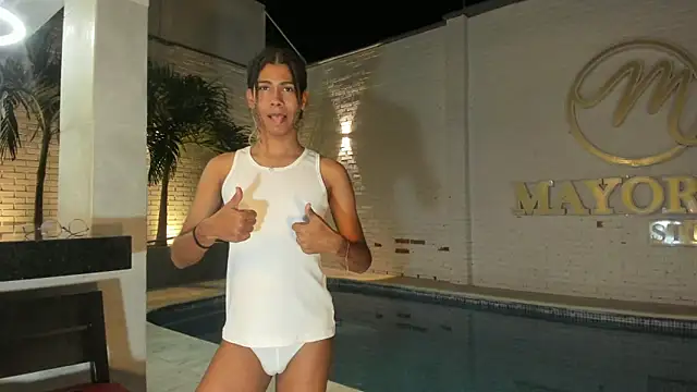 Snapshot of Maxim-Walker chatting on 28, 11, 2025 Maxim-Walker online show from 28, 11, 2025