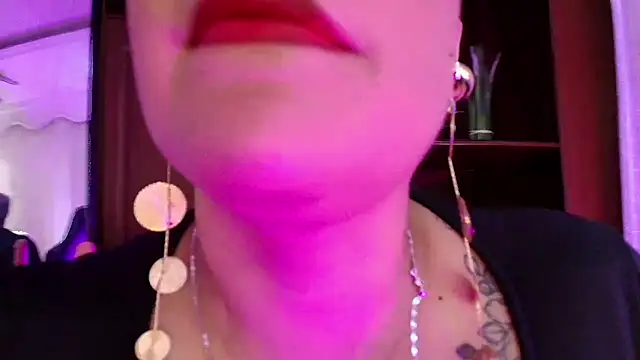 GianellaCox  online show from 11, 3, 2025