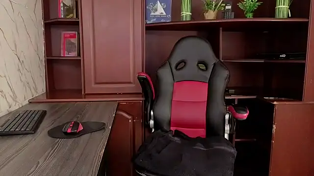 GianellaCox  online show from 23, 10, 2025