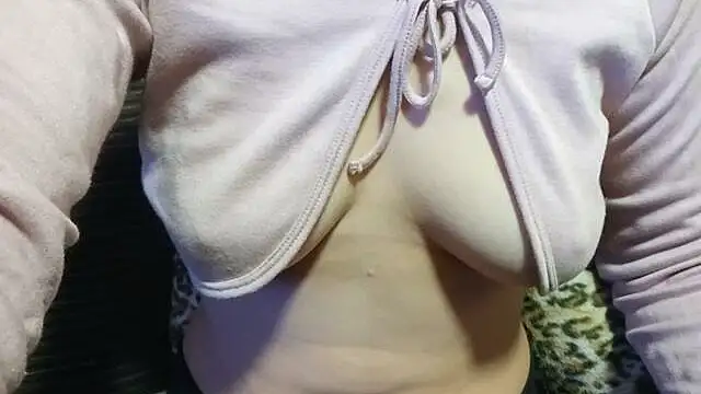 Snapshot of ForeversweetXX chatting on 23, 11, 2025 ForeversweetXX online show from 23, 11, 2025