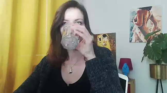 juicyNadine online show from 20, 1, 2025