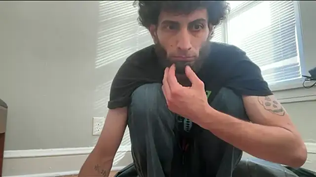 Snapshot of pantslesstraveler_plt chatting on 8, 10, 2025 pantslesstraveler plt online show from 8, 10, 2025