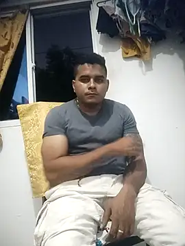 SaucyAffair0 online show from 13, 3, 2026