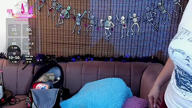 Snapshot of ariana_cross chatting on 12, 10, 2025 ariana cross online show from 12, 10, 2025