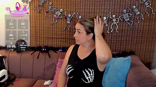 Snapshot of ariana_cross chatting on 17, 10, 2025 ariana cross online show from 17, 10, 2025