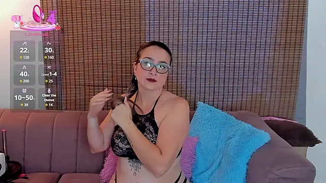 Snapshot of ariana_cross chatting on 15, 12, 2025 ariana cross online show from 15, 12, 2025