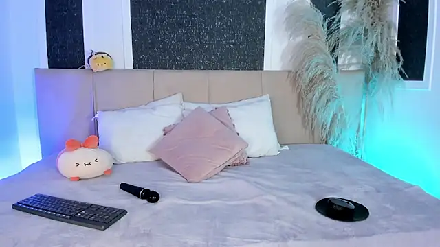 Alaia Manson online show from 8, 1, 2026