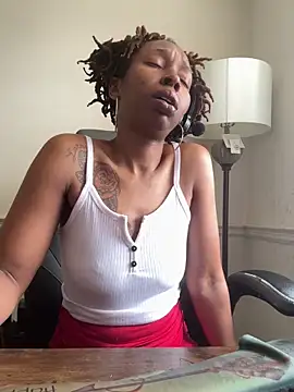 LeyaHoneybuns online show from 13, 3, 2025