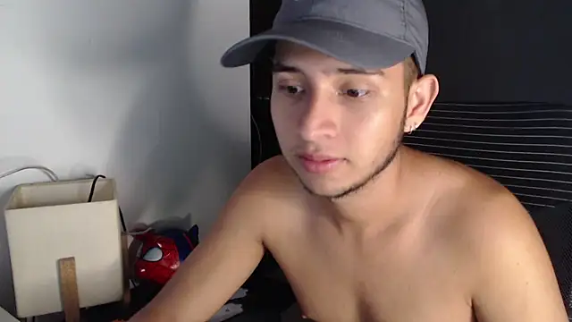 Snapshot of harold_18_ chatting on 16, 4, 2026 harold 18 online show from 16, 4, 2026