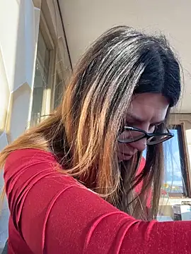 NadiraNoor online show from 12, 10, 2025