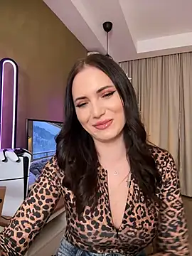 AvaGianna online show from 5, 1, 2025