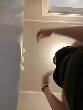 AvaGianna online show from 10, 1, 2025