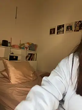 Snapshot of milkyhonybaby chatting on 20, 2, 2026 milkyhonybaby online show from 20, 2, 2026