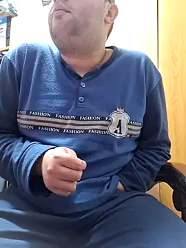 Snapshot of Javier_bear chatting on 2, 3, 2025 Javier bear online show from 2, 3, 2025