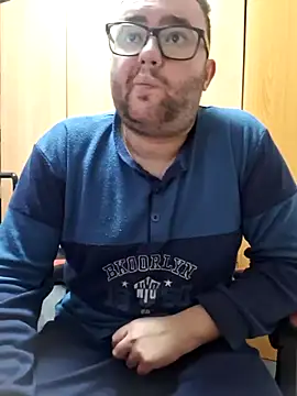 Snapshot of Javier_bear chatting on 11, 3, 2025 Javier bear online show from 11, 3, 2025