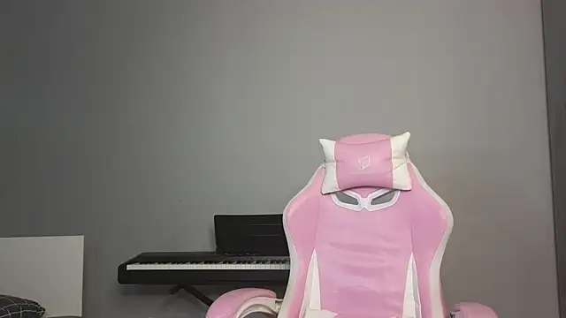 mollymila online show from 25, 2, 2025