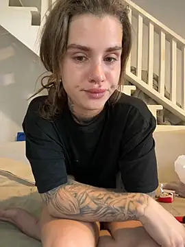 EmiliaCatalina online show from 31, 12, 2024