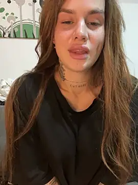 EmiliaCatalina online show from 17, 3, 2025