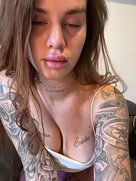 EmiliaCatalina online show from 18, 3, 2025