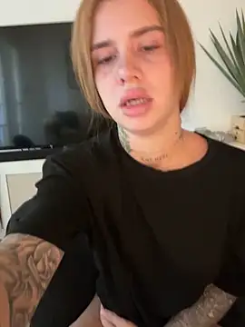 EmiliaCatalina online show from 14, 9, 2025